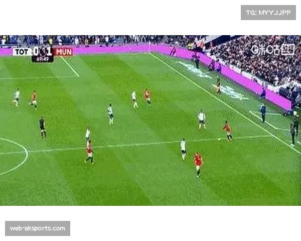 曼联两度领先两度被追平，德里赫特压哨救主